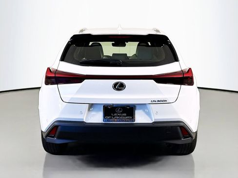 New 2026 Lexus UX 300h FWD image 6