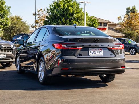 Used 2026 Toyota Camry LE AWD/4WD image 7