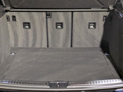 Certified 2026 Porsche Macan image 20