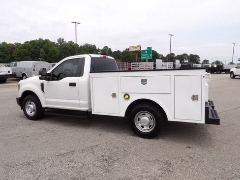 Used 2019 Ford F250 XL w/ Power Equipment Group RWD image 4