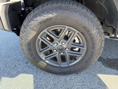 Used 2024 Jeep Wrangler Sport S image 30