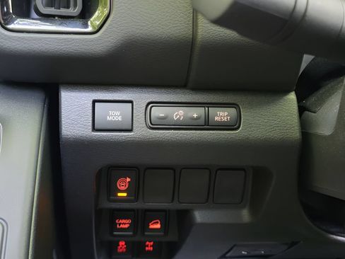 Used 2025 Nissan Frontier PRO-4X AWD/4WD image 22