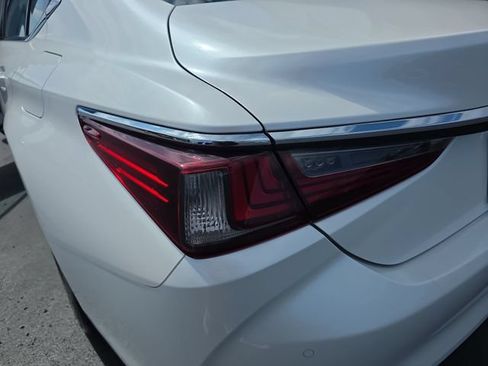 Used 2019 Lexus ES 350 w/ Accessory Package 2 FWD image 35