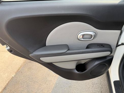 Used 2016 Kia Soul FWD image 14