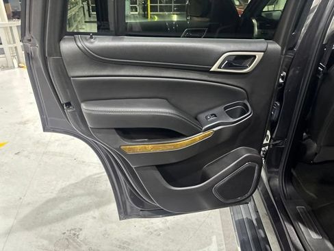 Used 2017 GMC Yukon Denali w/ Open Road Package AWD/4WD image 31