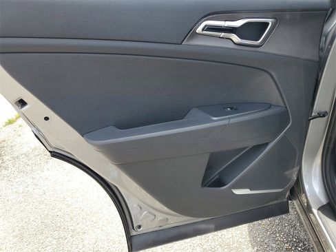 New 2025 Kia Sportage LX image 22