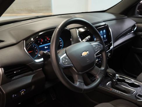 Used 2023 Chevrolet Traverse LT AWD/4WD image 6