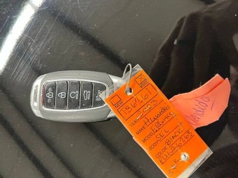 Used 2023 Hyundai Elantra SEL w/ Convenience Package FWD image 25