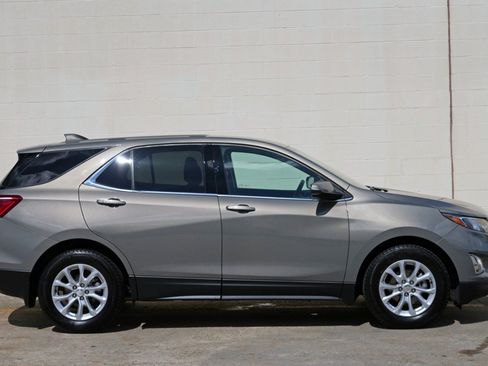 Used 2018 Chevrolet Equinox LT FWD image 45