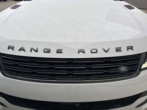 Used 2023 Land Rover Range Rover Sport SE image 11