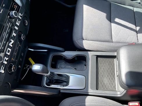 Certified 2025 Nissan Frontier SV RWD image 25
