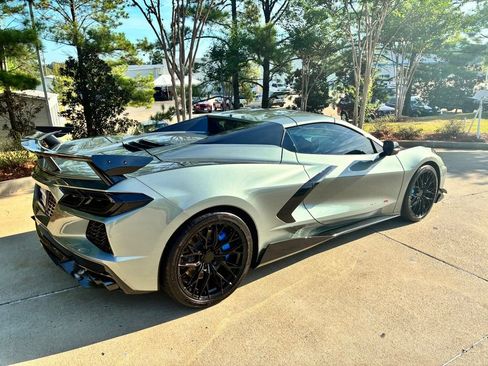 Used 2023 Chevrolet Corvette Stingray Premium Conv w/ Z51 Performance Package RWD image 9