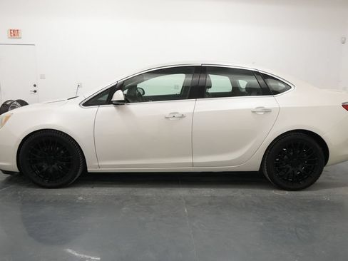 Used 2012 Buick Verano Leather FWD image 4