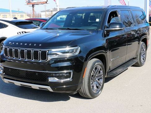 Used 2024 Jeep Wagoneer L Series II image 2