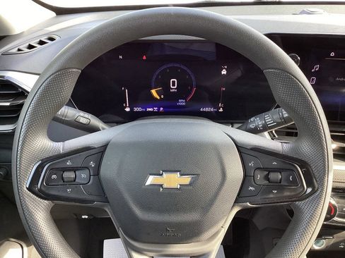 Used 2025 Chevrolet TrailBlazer LT AWD/4WD image 30