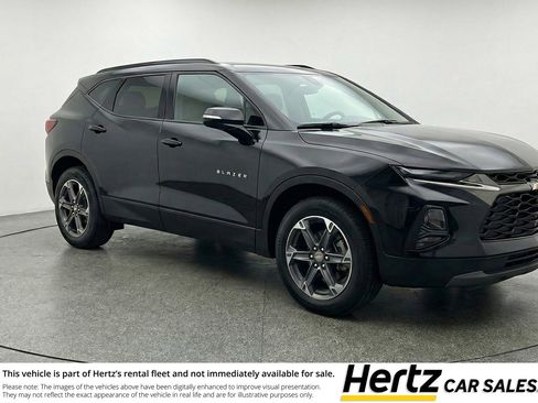 Used 2025 Chevrolet Blazer LT image 1