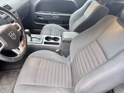 Used 2012 Dodge Challenger SXT image 10