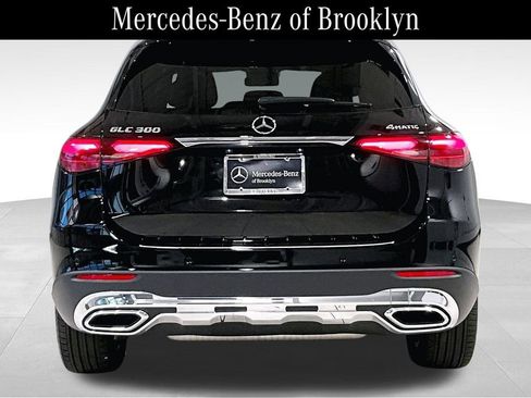 Used 2023 Mercedes-Benz GLC 300 4MATIC image 4