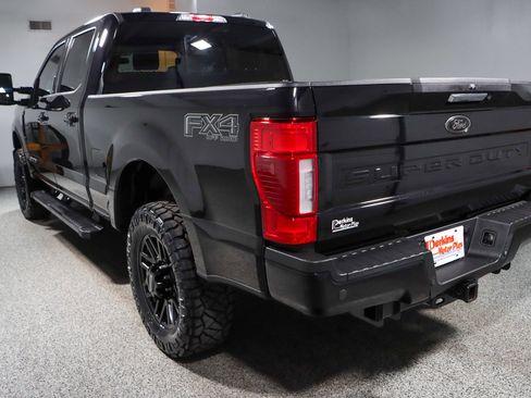 Used 2022 Ford F250 Lariat w/ Black Appearance Package image 10