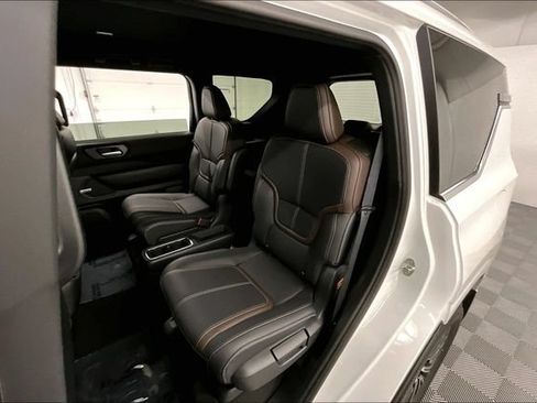 New 2026 Nissan Armada SL w/ Captain's Chari Seat Package AWD/4WD image 11