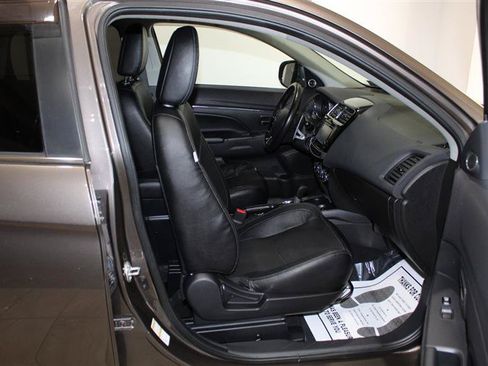 Used 2017 Mitsubishi Outlander Sport AWD image 28