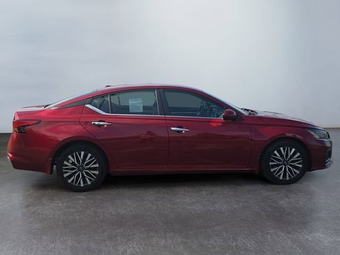 Used 2023 Nissan Altima 2.5 SV FWD image 6