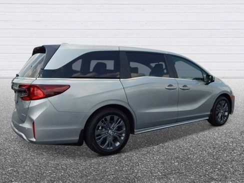 New 2026 Honda Odyssey Touring image 6