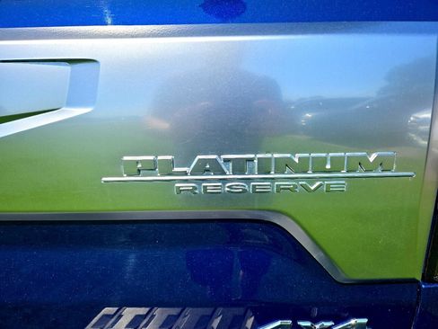Used 2020 Nissan Titan Platinum Reserve image 5