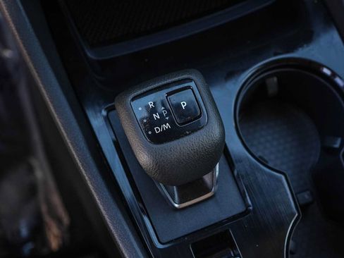 Used 2024 Nissan Rogue SV w/ SV Premium Package FWD image 19