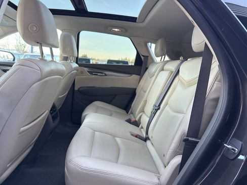 Used 2017 Cadillac XT5 Luxury w/ Driver Awareness Package image 23