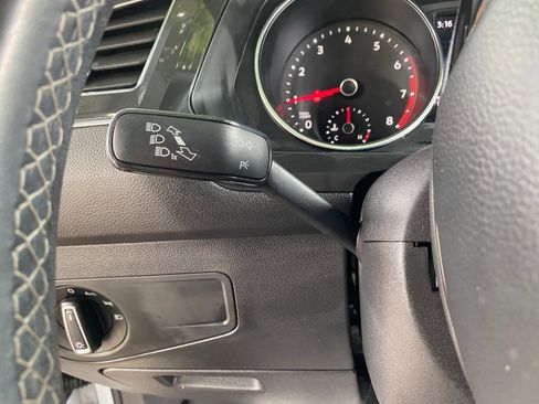 Used 2018 Volkswagen Tiguan SEL w/ R-Line Package image 70