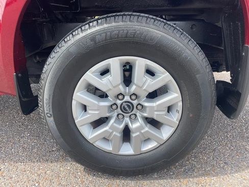Certified 2023 Nissan Frontier SV w/ SV Convenience Package AWD/4WD image 17