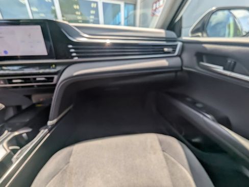 Used 2025 Toyota Camry LE FWD image 27