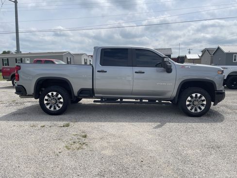 Used 2025 Chevrolet Silverado 2500 Custom w/ Custom Value Package AWD/4WD image 2