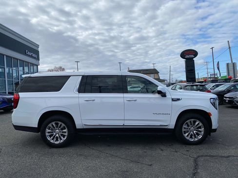 Used 2023 GMC Yukon XL SLT image 6