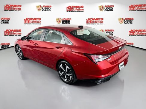 Used 2021 Hyundai Elantra Limited w/ Cargo Package FWD image 2