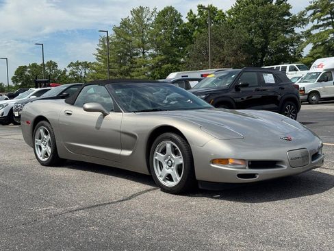 Used 1998 Chevrolet Corvette Convertible w/ Memory Pkg RWD image 2