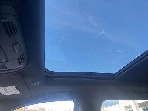 Used 2022 GMC Yukon XL Denali w/ Denali Ultimate Package image 11