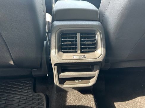 Certified 2023 Volkswagen Taos SE w/ Panoramic Sunroof Package FWD image 41