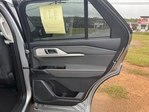 Used 2025 Ford Explorer Active image 36