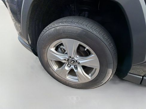 Used 2023 Toyota RAV4 LE AWD/4WD image 9