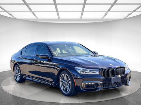 Used 2019 BMW 750i w/ Executive Package RWD image 5