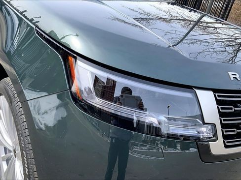 New 2026 Land Rover Range Rover SE image 13