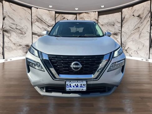 Used 2023 Nissan Rogue SV image 8