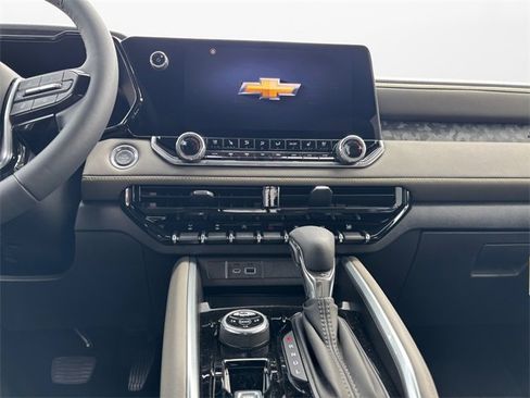 New 2026 Chevrolet Colorado ZR2 w/ Off-Road Front Bumper Package image 11