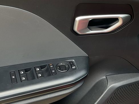 Used 2025 Kia K4 LXS image 12