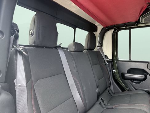 Used 2021 Jeep Gladiator Rubicon w/ Cold Weather Group image 36