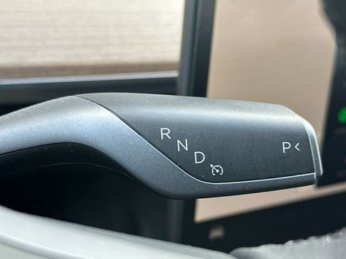 Used 2023 Tesla Model 3 Standard Range image 19