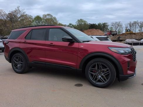 New 2026 Ford Explorer ST-Line RWD image 2