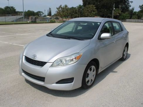 Used 2009 Toyota Matrix FWD image 32